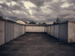 Тела двух расстрелянных мужчин нашли в гараже под Волгоградом 