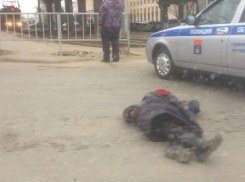 Женщину насмерть раздавило фурой на западе Волгограда