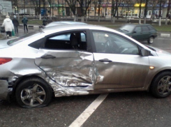 Под Волгоградом в ДТП погиб 18-летний пассажир Hyundai