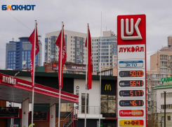 Все марки бензина подорожали в Волгограде 