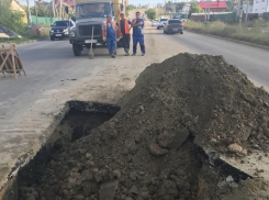 Жители Советского района Волгограда: ржавый водопровод портит новый асфальт