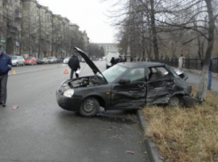 На севере Волгограда в ДТП «Лады» и Hyuindai пострадали двое