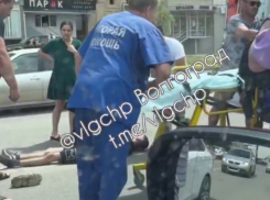 Легковушка на калмыцких номерах сбила ребенке на юге Волгограда: видео