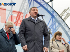 Андрей Бочаров лично поздравит депутатов облдумы с Новым годом