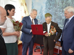 Участнику ВОВ вручили медаль «За оборону Сталинграда» через 70 лет