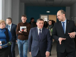 Андрей Бочаров распорядился усилить антитеррористическую защищенность школ