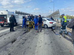 Волгоградские медики рассказали о пострадавших в шок-ДТП на танцующем мосту