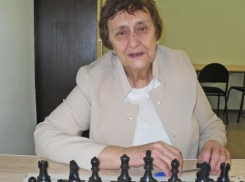 «Ход королевы»: в Волгограде простились с легендарной шахматисткой Натальей Яхтенфельд