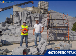 Скульптуру бойцам СВО в стиле Вучетича собирают по частям у подножия Мамаева кургана 
