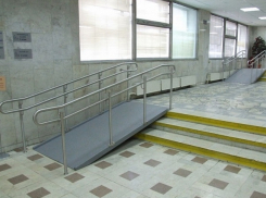 В Волгограде 20 больниц оборудовали подъемниками для инвалидов