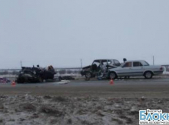 Страшная авария на трассе Волгоград-Астрахань: 2 погибли, 4 пострадали