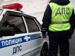 Полицейские отыскали лихача, оставившего сбитую волгоградку на дороге