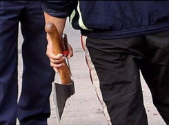 В Волгограде пьяный бомж едва не зарубил женщину, которая дала ему кров и работу