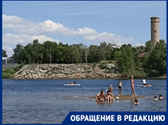 Берег Ахтубы у элитного поселка под Волгоградом засыпали строительным мусором