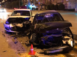 В Камышине в ДТП «четырнадцатой» и Volkswagen пострадали три человека