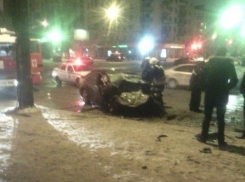 В Волгограде двое погибли, влетев на Toyota в снегоуборочную  машину