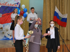 Спасали пациентов в «красной зоне»: студентов Волгограда наградили медалями за борьбу с коронавирусом