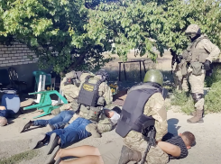 Встретились 70 человек с травматами: видео с массовой драки под Волгоградом