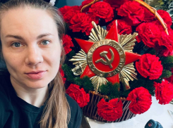 Известная траурный флорист взялась за особый заказ из Волгограда к Девятому мая