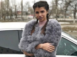 Депрессивные стихи о смерти в интернет выложила Алиана Устиненко