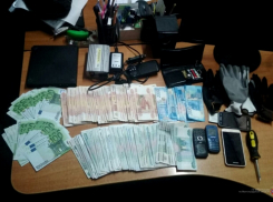 Серийные грабители из автомобилей задержаны в Волгограде