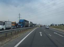 Пробка длиной семь километров образовалась на въезде в Волгоград