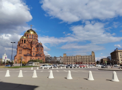 Запрет на парковку вводят на площади Павших борцов в Волгограде 