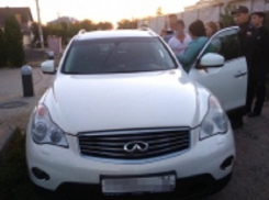 Из-за долга перед банком у волгоградца отобрали Infiniti EX