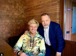 «Натуральный блондин теперь не один»: Прохора Шаляпина просят вернуть прежний цвет волос