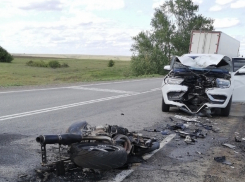 Мотоциклист погиб в страшном ДТП под Волгоградом