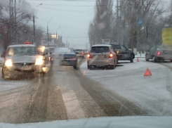 Волгоград встал в пробки из-за многочисленных ДТП