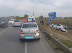 Под Волгоградом таксист Uber после ДТП попал в больницу вместе с пассажиркой 