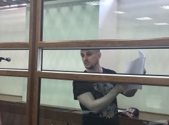 Подозреваемый в пособничестве в убийстве Брудного Александр Геберт добился освобождения из железной клетки