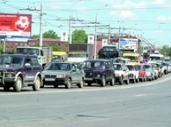 Юг Волгограда на полтора часа встал в пробке из-за двух ДТП 