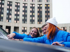 Дочери офицеров из движения «Катюша» сняли клип в Волгограде