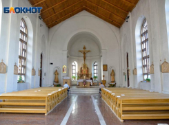 Обещал зарезать: в католической храм Волгограда ворвался вооруженный бомж