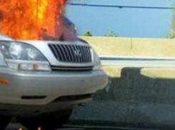На севере Волгограда неизвестные подожгли Lexus