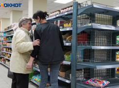 Большинство волгоградцев не видят смысла сметать сахар с полок магазинов
