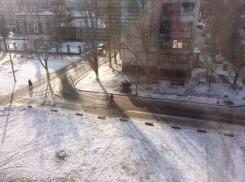 За парковку на газоне перед Казанским собором в Волгограде будут штрафовать