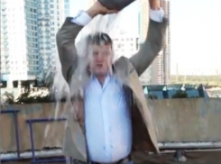 Депутат Госдумы Олег Пахолков принял участие в акции «Айс бакет челендж»