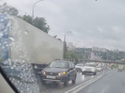 Пробки в 9 баллов парализовали Волгоград