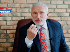 «Врач должен везде получать одинаково»: председатель партии «Родина» Алексей Журавлев