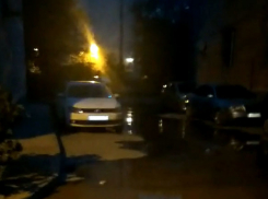 Ночной потоп в Красноармейском районе Волгограда попал на видео