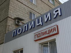 Волгоградец набросился с топором на супругу: женщина чудом выжила