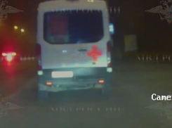 Погоня за угнавшим скорую пьяным зумером попала на видео в Волгограде
