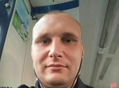 Волгоградцам показали новые фотографии подозреваемого в убийстве волжанок 