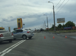 Фура с сеном вспыхнула у автозаправки в Волгограде 