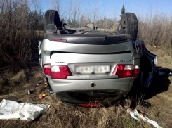 12 часов за рулем: водитель из Саратова вылетел в кювет под Волгоградом и отправил в больницу двух пассажиров