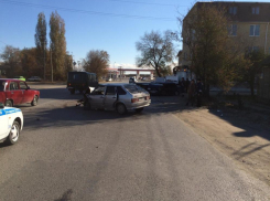 В Волгограде при столкновении двух ВАЗов пострадали трое
