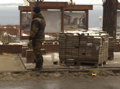 Мэрия Волгограда оправдалась за укладку плитки в декабре